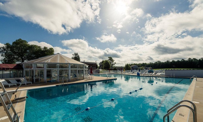 North East Hotel | Fantastic Suite With King Bed and Beautiful Bay View!