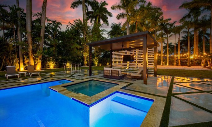 Golden Glades Villa | Fantastic Villa North Miami BY THE GLAMHOMES