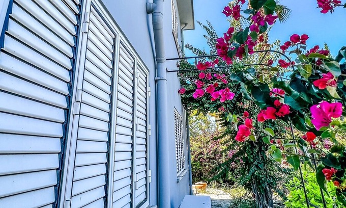Edremit House | Fantastic Villa with Private Beach in Girne
