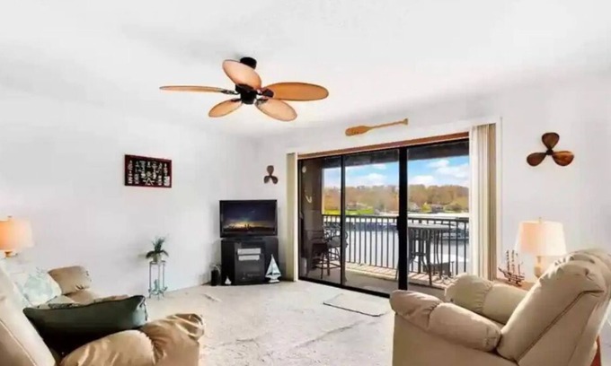 Osage Beach Condo | Fantastic Water View From Deck