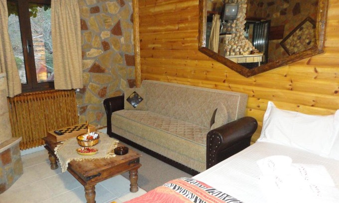 Ano Zakhlorou Apartment | Faraggi Guesthouse