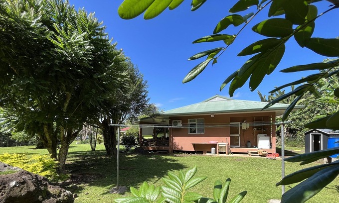 Afareaitu House | FARE ARIKI MOOREA - 3 minutes walk to the beach on the sister island