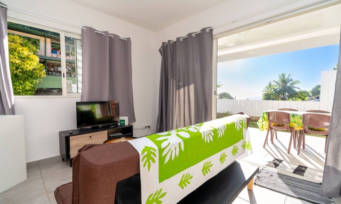 Mahina House | Fare Tahara'a 1BR in Arue - 5min to the beach