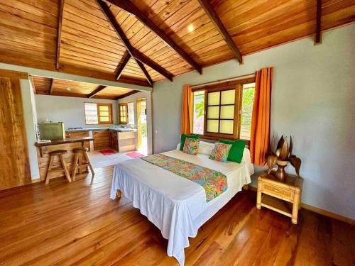 Moorea-Maiao House | Fare Tau - accès direct plage blanc privée