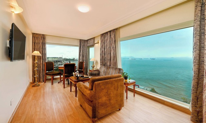 Wellington Pier Hotel | Fariyas Hotel