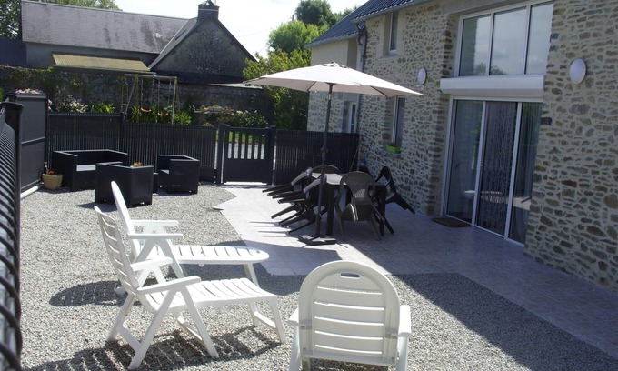 Herenguerville Cottage | Farm cottage between land and sea
