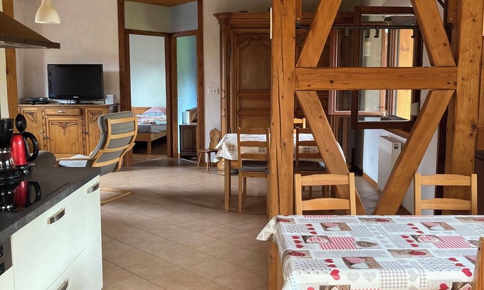 Dahlenheim Apartment | Farm holiday accommodation, very quiet location, family friendly.
