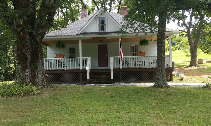 Mount Airy Other | Farm house at the Peach Orchard in Mtns - Pet Friendly