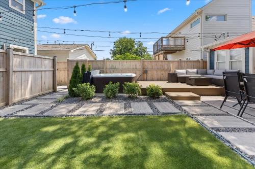 Indianapolis House | Farm House DT Indy with Pool Table