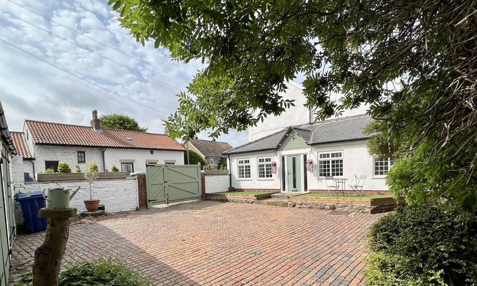 Folkton Other | Farm House in Flixton near Filey and Scarborough