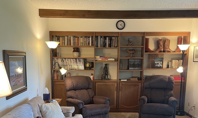 Emporia Other | Farm house on 100 acres in Emporia KS only 2 miles from town