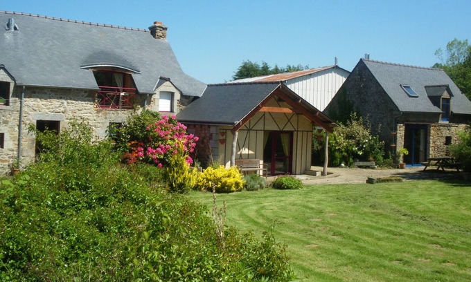 Saint-Donan House | Farm Inn near Saint Brieuc between Saint Malo and the pink granite coast,