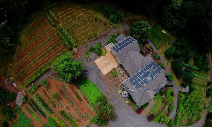 Newberg House | Farm Stay Nestled in the Red Hills Wine Country