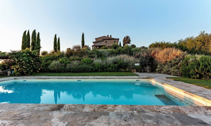 Siena Historical Center Apartment | FARMH. PODERE CUNINA 25 KM SUD SIENA DI FRONTE AL MONTALCINO PRENDENDO CUCINE DI CUCINA