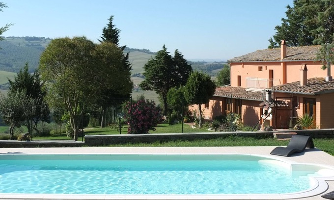 Celle sul Rigo House | Farmhouse in Val d'Orcia with Organic Wine