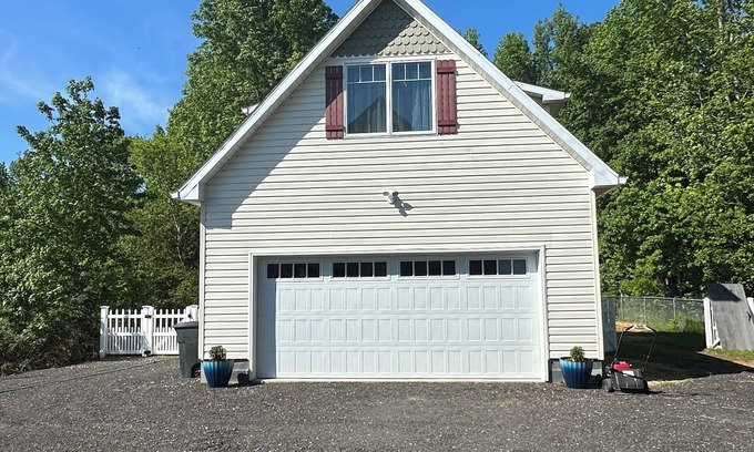 Woolford Apartment | Farmhouse Charm Woolford Studio Apt. w/Amazing Eastern Shore Sunrise & Sunsetsn
