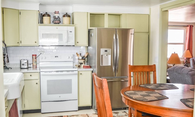 Colorado Springs Cottage | Farmhouse Cottage