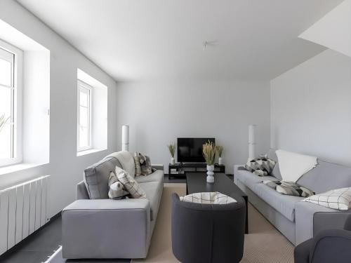 Laigne-en-Belin Apartment | Farmhouse in Laigné near Le Mans Circuit