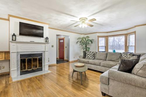 Pickerington House | Farmhouse on 5 Wooded Acres with Hiking On-Site!