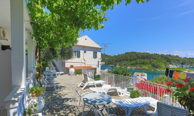 Gaios Apartment | Faros Octo: Gaios Guest House, 2 adults, near the beach
