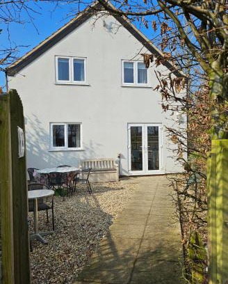 Little Plumstead House | Farthing Cottage