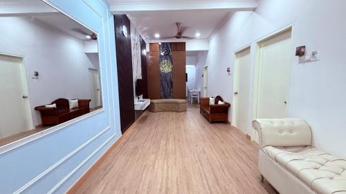 Ayer Molek House | Fashah Homestay
