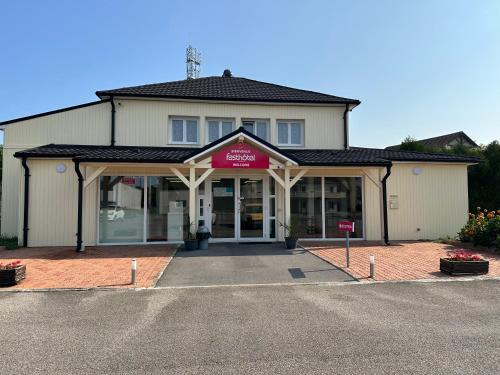 Brie-Comte-Robert Hotel | Fast Hotel Brie-Comte-Robert