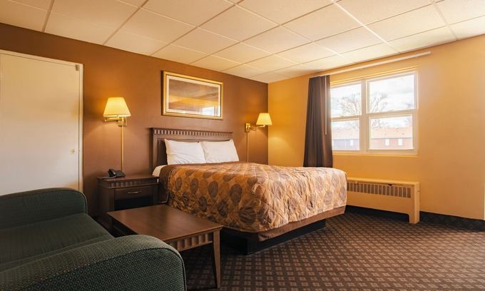 Sarnia Hotel | Fauld's Motel