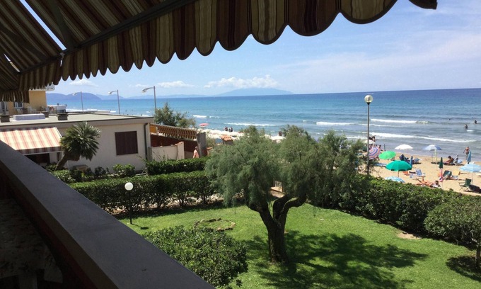 San Vincenzo Apartment | Fe. Where. facing the sea with sandy beach in San Vincenzo (Li) - Italy Tuscany-