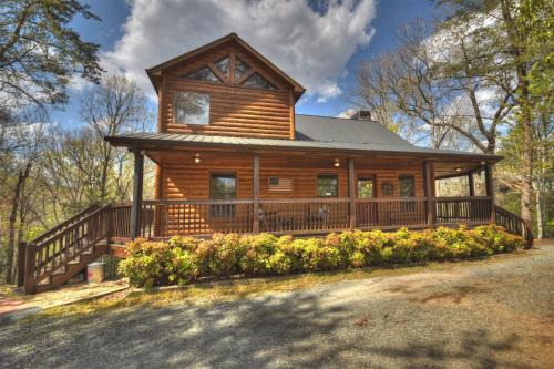 Blue Ridge House | Feather Ridge - Dog-Friendly Mountain Cabin Rental Mountain Views, Hot Tub, Game Room, Outdoor Firepit, - Blue Ridge, GA