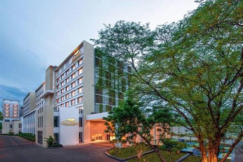Manapakkam Hotel | Feathers- A Radha Hotel, Chennai