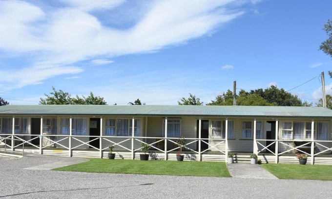 Featherston Hotel | Featherston Motels And Camping
