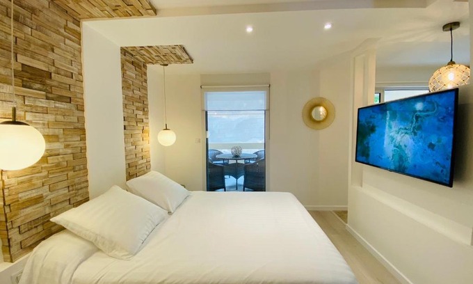 Quartier Administrations Apartment | Feel@Home Nemausus « Le 11 »