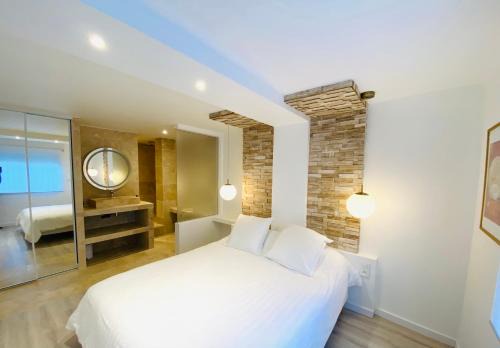 Quartier Administrations Apartment | Feel@Home Nemausus « Le 21 »