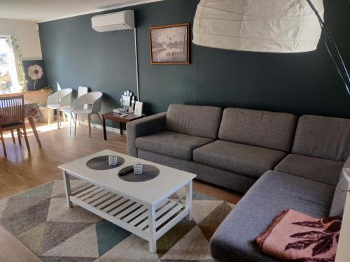 Tromso Apartment | FeelHome 4 bedrooms apartment Polarvegen