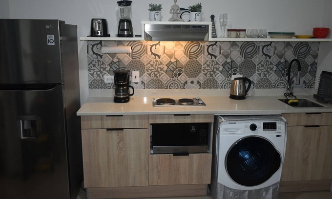 West Coast House | Feels like home 1 Bed retreat conveniently located to many places of interest.
