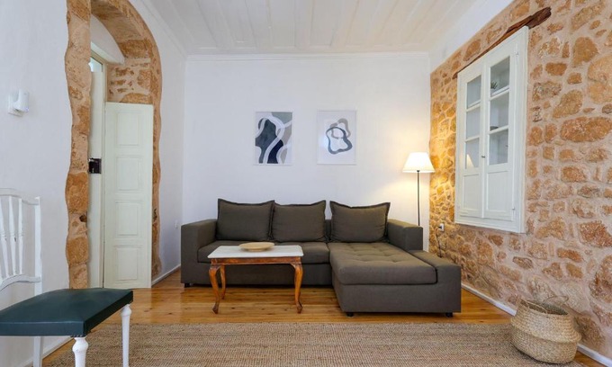 Aegina Apartment | Feidiou 1
