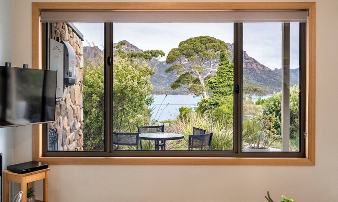 Coles Bay Apartment | Feldspar (FS3) - Freycinet Holiday Houses