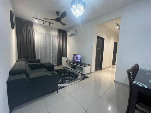 Kuala Lumpur Apartment | Felina Homestay Condo Selayang Batu Caves MusIim Friendly