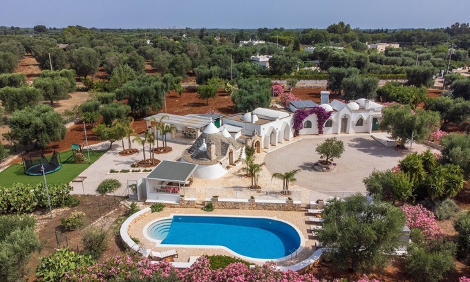 San Vito dei Normanni Villa | Fenced and heated pool, playground, bbq,3 patios, parking,14 km Nat. Reserve