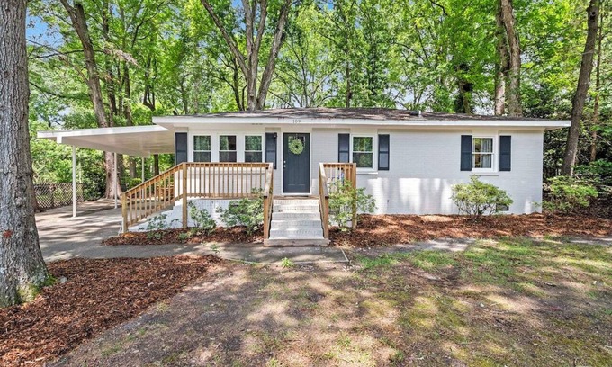 Zebulon House | Fenced In|Updated|Pets OK|3 Bed 2 Bath|Walkable DT