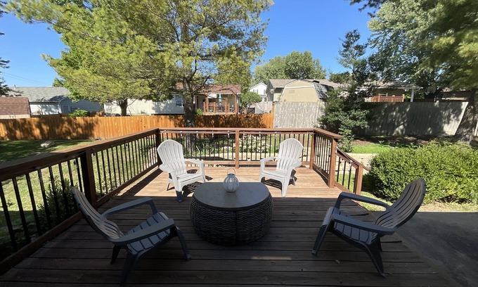 St. Charles House | Fenced Yard*Family*Pet Friendly*2 Garage*Professionally Decorated*Open*Bright*