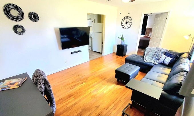 Murfreesboro House | Fenced yard, pet friendly, strong wifi. Near MTSU, food and shopping.