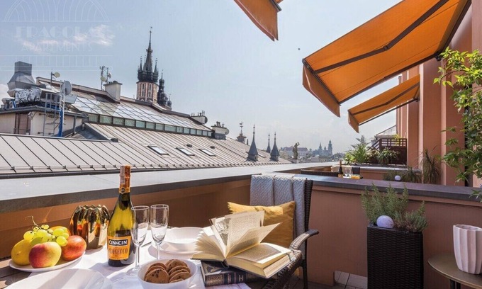 Old Town Apartment | Feniks Stunning 2-bed apartment with 3 terraces