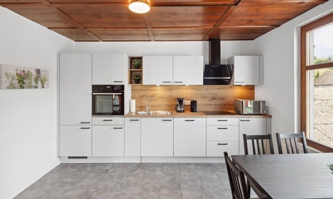 Grabs Apartment | FENUS Apartment Mountain View | Parking | Kitchen