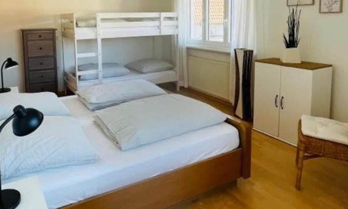 Ettenheim Apartment | Ferienwohnung mit 55qm, 1 Schlafzimmer mit Einem Doppel- und Einem Etagenbett, Max. für 4 Personen