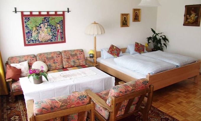 Lindberg Apartment | Feriendomizil mit großem Garten, Liegewiese und Parkplatz