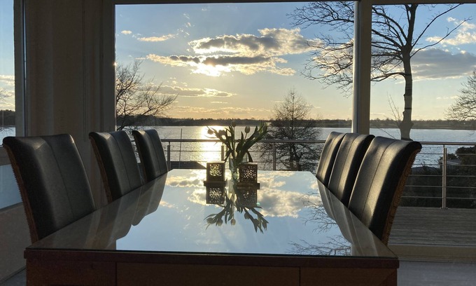 Ponitz am See House | Ferienh.,Max. 6 Pers. right on the lake and 3 km from the beach. Perfect location. WLAN Conne.