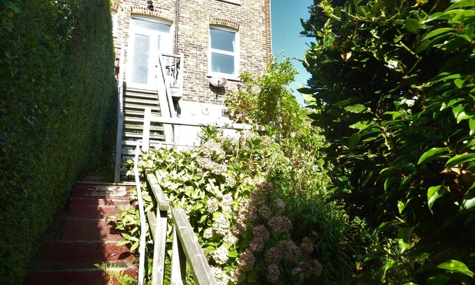 Hastings House | Ferienhaus in Hastings mit Garten