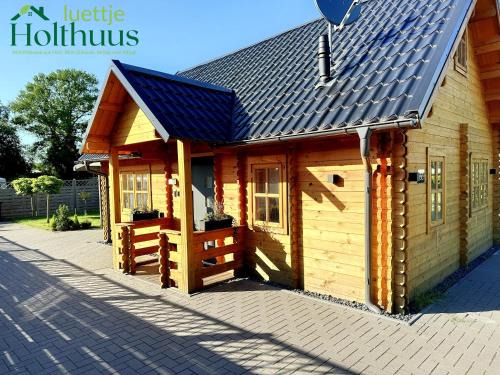 Augustfehn House | Ferienhaus "luettje Holthuus"